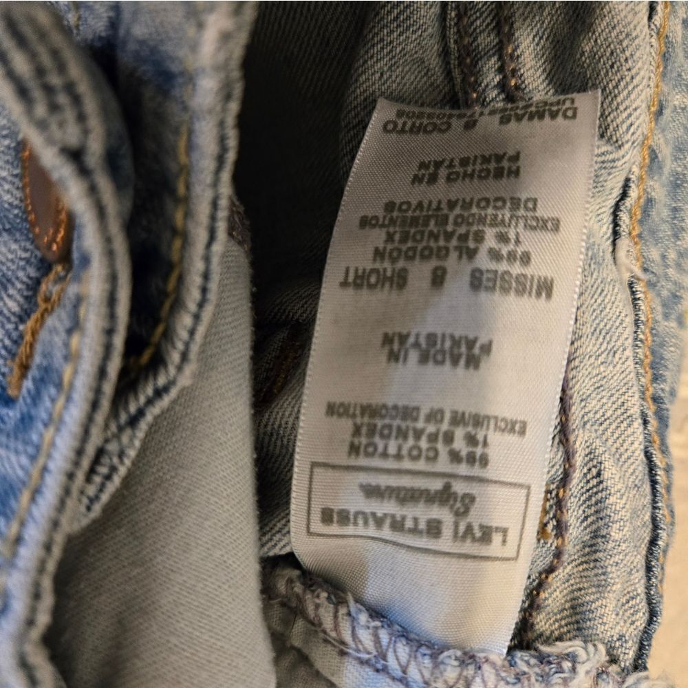 Levi's Vintage Light Wash Mid Rise Bootcut Jeans - Picture 6 of 6